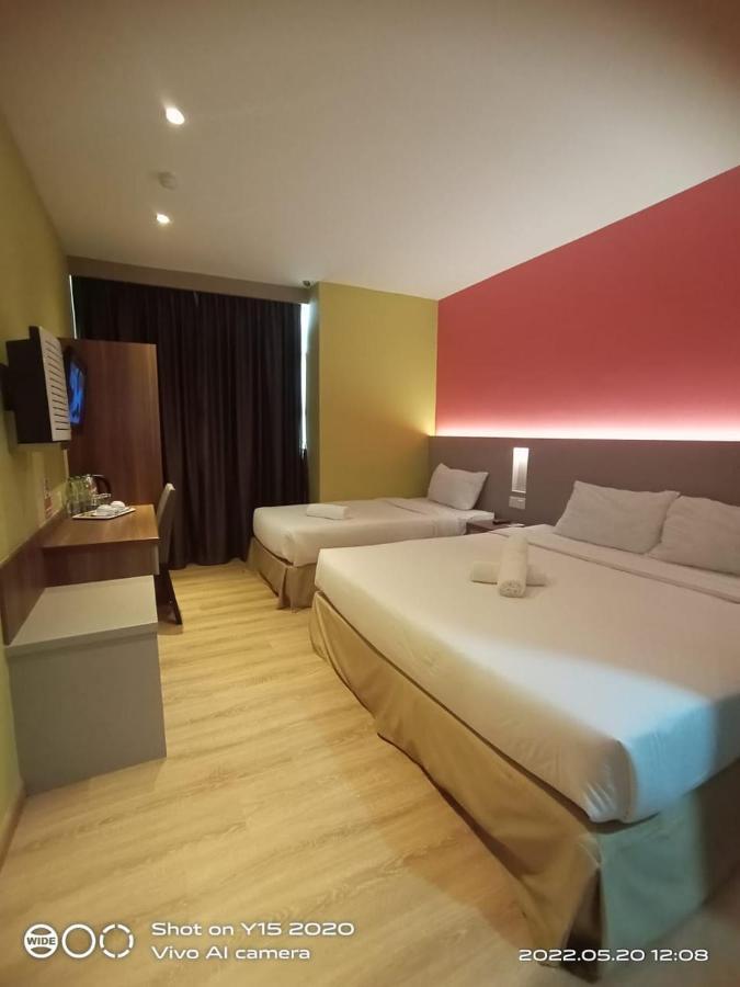 Yee Hotel Permas Jaya Johor Bahru Buitenkant foto